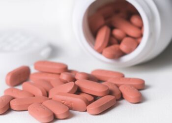 Naproxen: Side Effects, Uses, Interactions, Warnings