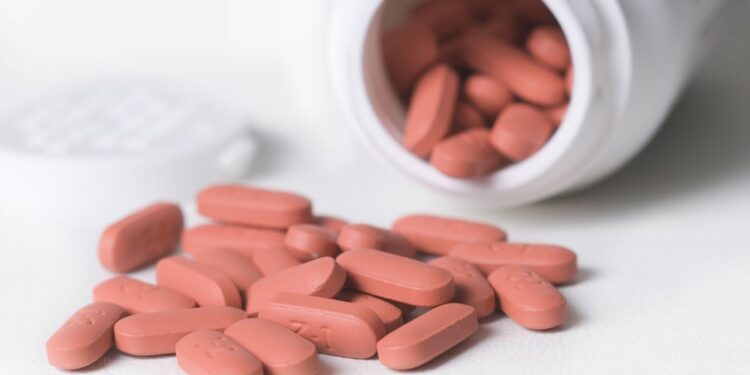 Naproxen: Side Effects, Uses, Interactions, Warnings